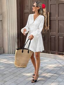 Pariaura 女士度假白色花卉镂空刺绣前系带灯笼袖连衣裙 - 白色 - 查看 2