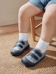 Cozy Pixies 1双男童撞色时尚可爱轻便易穿舒适魔术贴休闲鞋，适合居家、休闲、日常穿着，四季皆宜（图案随机） - 灰色 - 查看 2