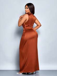 SHEIN PETITE CURVE 女士优雅纯色垂褶领无袖派对礼服，宴会完美之选 - 棕色 - 查看 3