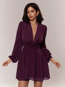 Aloruh 茄紫色浪漫约会波西米亚性感深V领长袖收腰荷叶边迷你连衣裙 - 中紫紅色 - 查看 6