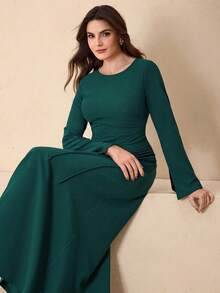 Modelyn Đầm dài tay màu xanh ô liu thanh lịch, chất liệu vải có họa tiết, thiết kế khoét eo, dáng ôm sát, tôn dáng, phù hợp cho các bữa tiệc và đi chơi, thời trang. - Màu xanh lá cây đậm - Xem 6