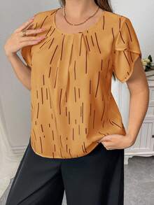 SHEIN Privé 大码女式优雅通勤知性圆领花瓣袖短袖夏季衬衫，几何条纹黑白撞色艺术印花女式宽松短袖上衣 - 黃色 - 查看 2