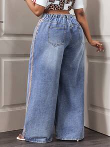 Slaydiva Plus Size High Waist Patchwork Elastic Waistband Washed Denim Jeans - Blue - View 2