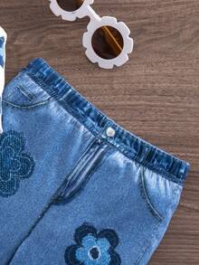 SHEIN Babygirl Casual Vacation Cute Print Camisole And Elastic Waist Pants Set Necklace-Style Top, Blue Flared Pants, Fashionable Girl's Two-Piece Set, Floral Print Set, Casual Set, Outing Set, Casual Home Clothes Top And Pants - Multicolor - View 6