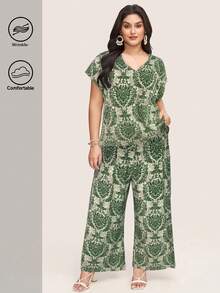 SHEIN LUNE 大尺碼女款植物印花V領短袖上衣與寬腿褲休閒兩件套 夏季女款褲裝套裝 度假穿搭套裝 波希米亞風女款小個子波希米亞褲裝套裝 波希米亞風女款穿搭套裝 - 綠色 - 查看 3