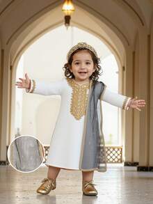 SHEIN Infant Girls' Middle Eastern Traditional Long Sleeve Dress + Matching Floral Lace Star Moon Shawl, Comfortable & Stylish For Everyday Wear, Spring/Autumn - White - View 11