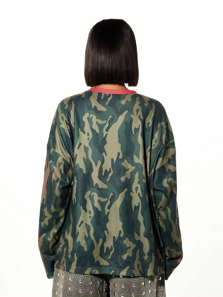 SUMWON Oversized Long Sleeve Camo Waffle Knit T-Shirt With Contrast Red Trim And Graphic Text Fall Winter Casual Top