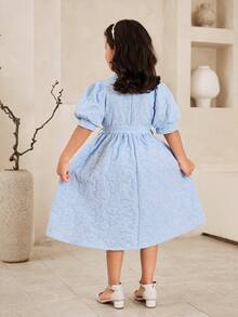 SHEIN Glamorique Kids 珍珠装饰提花面料蝴蝶结泡泡袖女童派对礼服 儿童提花连衣裙 - 淺藍色 - 查看 2