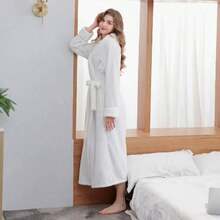 SHEIN Basic living 超柔软珊瑚绒浴袍 - 速干、不掉毛、透气 | 男女皆宜 | 时尚设计 | 秋冬情侣睡衣 - 彩色 - 查看 61