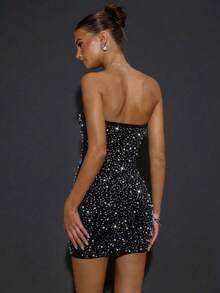 SHEIN BAE 秋冬季纯色卡其色性感简约抹胸迷你连衣裙，饰以大量装饰，适合派对、正式活动、晚宴、节日、万圣节、圣诞节等场合。 - 黑色 - 查看 2