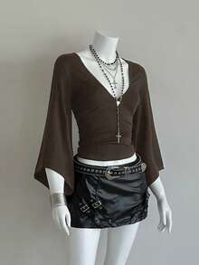 EgrlEra 女士纯色褶皱深V领性感喇叭袖修身T恤 - 咖啡棕 - 查看 3