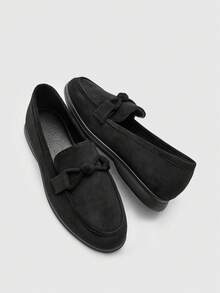 CUCCOO BIZCHIC Damloafers med twistdesign och casual slip-on - Svart - Visa 10