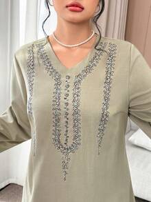 Al Najma Plus Size Women's Modest Elegant Vacation Style Flare Sleeve Embroidered Loose Turkish Arabic Traditional Long Dress - Mint Green - View 3