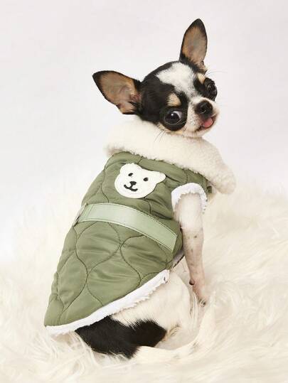 PETSIN 一件轻薄棉质宠物背心，绗缝设计，保暖防风透气，经久耐用，柔软亲肤，不易起球，易于穿脱，纯色款式，双腿设计，带挂环，适合猫狗穿着。适合感恩节、宠物爱好者日常散步、户外活动、家庭出游、秋冬季宠物时尚服饰，舒适保暖，实用宠物服装，必备宠物配件。