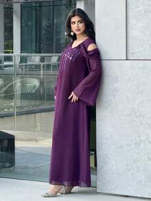 Al Najma 女士雪纺V领露肩喇叭袖水钻装饰连衣裙 - 紫色 - 查看 3