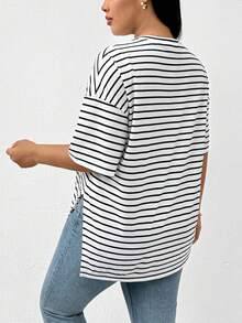 Shapeblank 大码女装春夏时尚休闲宽松舒适日常百搭白色条纹短袖开衩T恤，超大款上衣，简约风格，夏季穿搭，外出上衣 - 黑與白 - 查看 2