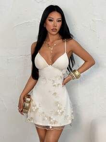 SHEIN PETITE Đầm mini dáng chữ A ôm sát, thanh lịch, gợi cảm, xếp ly, cúp ngực, thêu họa tiết, màu trơn dành cho nữ. - Màu be - Xem 4