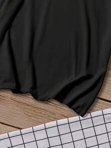 SHEIN KPOP Girl Grafiskt Tryck Rund Hals Avslappnad Mångsidig Kortärmad T-shirt - Svart - Visa 3