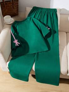 2件套女童休闲蝴蝶结刺绣撞色滚边插肩袖圆领短袖T恤和裤子套装，常规厚度，适合日常穿着、外出、上学、聚会，适合8-12岁女孩，春夏款。 - 綠色 - 查看 2