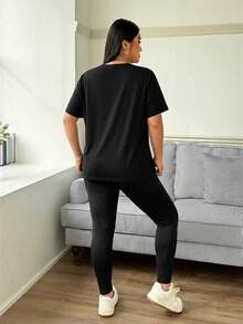 SHEIN EZwear 大码夏季休闲字母印花T恤和打底裤两件套 - 彩色 - 查看 2