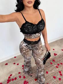 SHEIN SXY 夏季时尚性感动物纹撞色蕾丝露脐吊带背心和喇叭裤套装 - 彩色 - 查看 1