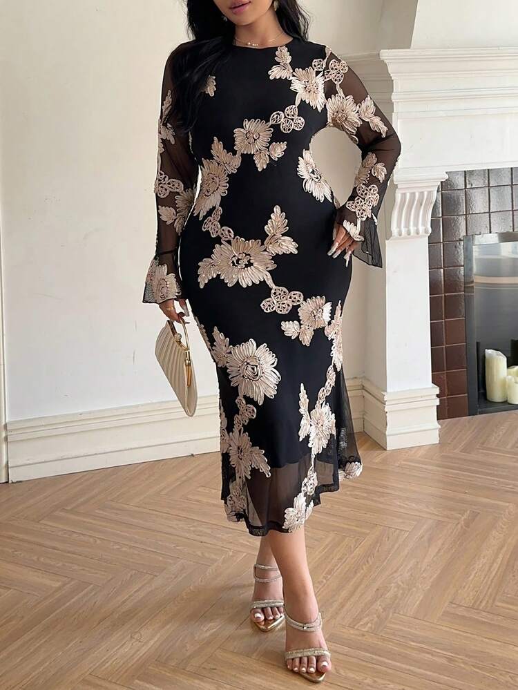 Dazy Plus Plus Size Women All-Over Floral Print Bodycon Flare Sleeve Dress, Suitable For Dates And Parties, Spring/Autumn Sundress