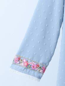 1件斋月长袍，少女蝴蝶装饰长袍，纹理面料花卉蕾丝V领长裙，荷叶边袖口设计，传统阿拉伯服饰 - 藍色 - 查看 4