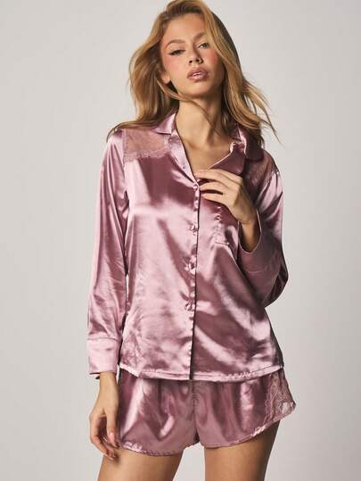MISSGUIDED Conjunto de pijama de satén con botones delanteros, con top de manga larga con cuello y shorts a juego con detalles de encaje delicado para ropa de dormir y de estar en casa
