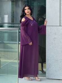 Al Najma 女士雪纺V领露肩喇叭袖水钻装饰连衣裙 - 紫色 - 查看 5