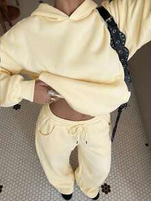 Muchica 女士秋冬保暖连帽衫和宽松运动裤套装，奶油黄两件套，女士舒适两件套家居服，两件套休闲套装 - 鵝黃色 - 查看 4