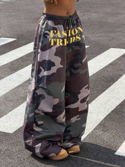 StreetHx Women's Streetwear Camouflage Print Letter Graphic Cargo Pants, Spring/Summer