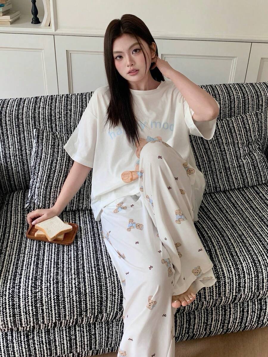 Dazy Plus 两件套可爱小熊睡衣套装，宽松短袖上衣和长裤，春夏睡衣 - 白色 - 查看 1