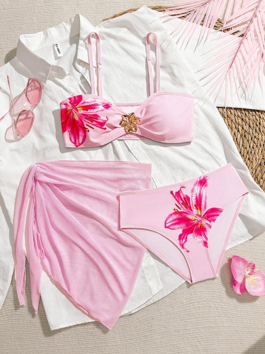 SHEIN 少女碎花印花可调节肩带泳衣套装，含罩衫和裙子，适合海滩、海边、度假、游泳。少女夏季三件套泳衣，含纱笼裙，碎花比基尼套装，粉色泳衣三件套，粉色泳衣，沙滩装泳衣，粉色三件套泳衣套装，粉色泳装，少女泳衣，碎花女孩沙滩套装，碎花比基尼泳衣套装，芙蓉花泳衣，三件套泳衣套装，粉色少女泳衣，少女泳衣三件套沙滩装，海岛女孩套装 - 粉色 - 查看 1