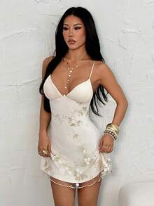 SHEIN PETITE Đầm mini dáng chữ A ôm sát, thanh lịch, gợi cảm, xếp ly, cúp ngực, thêu họa tiết, màu trơn dành cho nữ. - Màu be - Xem 7