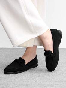 CUCCOO BIZCHIC Damloafers med twistdesign och casual slip-on - Svart - Visa 4