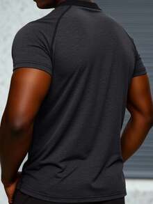 Manfinity Sport Corelite Camiseta deportiva de manga corta raglán con botones para hombres - Gris Oscuro - Ver 2