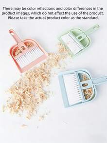 1件迷你塑料簸箕扫帚套装，桌面迷你小扫帚，仓鼠宠物清洁刷，家用键盘刷，适用于家庭和办公室使用，宠物笼清洁，以及各种清洁工具和宠物用品。 - 彩色 - 查看 2