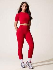 SHEIN Dewbera 无缝瑜伽套装，短袖圆领T恤和高腰瑜伽裤运动套装，舒适无缝运动套装，女士健身服，女士运动服，适合瑜伽、普拉提、跑步 | 季节性健身服装，适合家庭健身和训练，圆领和全长打底紧身裤，增强核心力量和柔韧性 - 紅色 - 查看 5