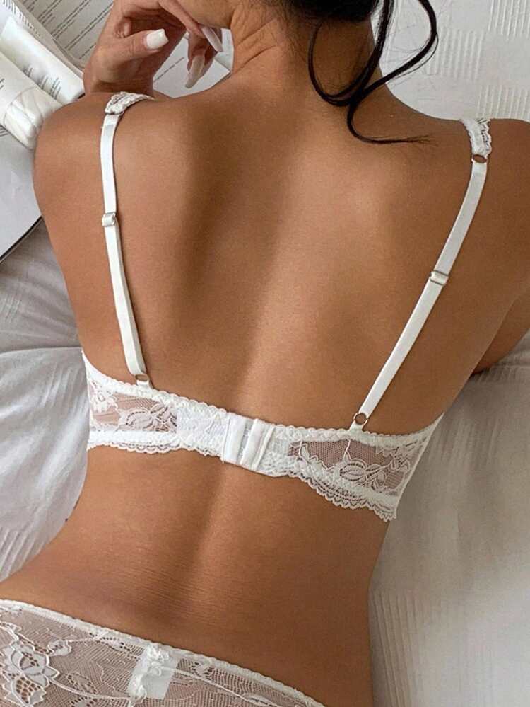 2pcs White Lace Adjustable Spaghetti Strap Women's Lingerie Set
