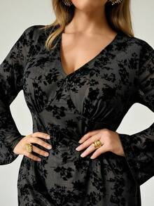 Auralis Plus-Size Women's Autumn/Winter Fashionable And Elegant Stretchy And Comfortable Black Flocked V-Neck Flared Sleeve Long Dress,Elegant And Dignified Black Dress,Curve Dress,Fall Outfits,Party Dress - Black - View 1