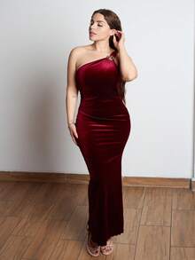 Lupita Cardoza Vestido largo de mujer vintage elegante con un hombro y volantes plisados en el bajo - Burdeos - Ver 6