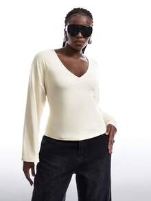 SHEIN EZwear Áo thun nữ cỡ lớn tay loe màu trơn, thích hợp mặc đi làm, dịp Giáng sinh, Năm mới, Lễ Tạ ơn, Lễ tốt nghiệp, thanh lịch, thời trang, thoải mái, cổ chữ V sâu, thích hợp mặc ngoài trời, chất liệu mềm mại. - Vàng nhạt - Xem 3