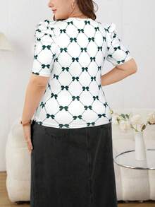 SHEIN Privé Plus Size Women's Bow Print Round Neck Short Puff Sleeve Casual T-Shirt, Going Out Tops - Green - View 2
