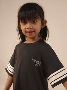 SUMWON Kids Face Graphic Tee With Striped Sleeves Crew Neck Short Sleeve T-Shirt With Fun Print Design - Black - View 4