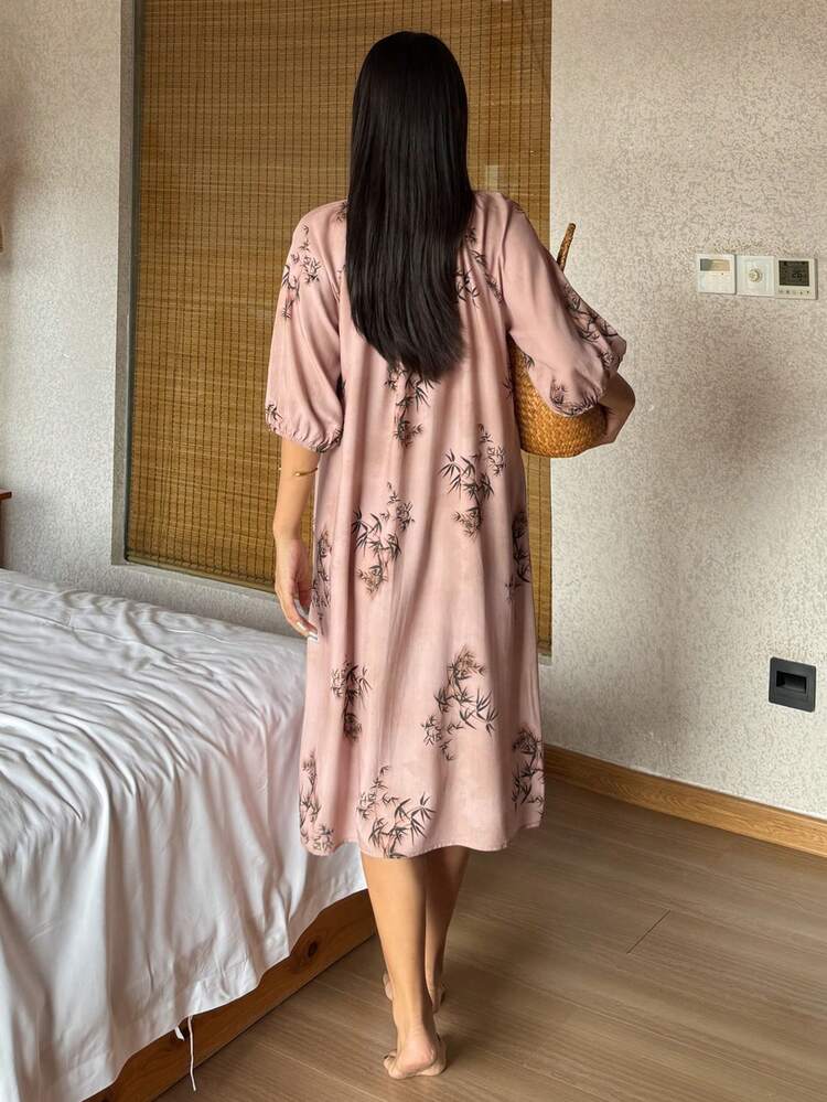 Elegant Bamboo Pattern All-Over Print Pleated Design Loose Women Nightgown
