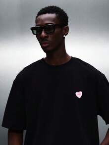 SUMWON 短款爱心印花图案T恤，短袖，棉混纺面料，休闲街头风，适合夏季春季情人节假日作为礼物，彰显个性。 - 黑色 - 查看 4