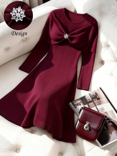SHEIN Franclia New Burgundy Knit Dress, Asymmetric Shoulder Design With Crystal Brooch Decor, Fitted Bodycon Silhouette, Round Neck, Long Sleeve, Stretchy Knit Fabric, Smooth And Skin-Friendly, Rich Burgundy Color Exudes Sophistication And Elegance, Suitable For Parties, Dates, Work, Holidays, Gatherings, Versatile For Layering In Autumn/Winter Burgundy Dress Maroon Dress Long Sleeve Elegant Dress Winter Dress Burgundy Dresses For Women Burgandy Dresses For Woman Burgundy Dress For Women Elegant Midi Dress Red Wine Dress Women Elegant Dress