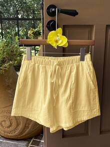 SHEIN EZwear 夏季宽松休闲白色系带斜插口袋棉质弹力腰短裤 夏季短裤 黄色短裤 纸袋短裤 纸袋短裤 亚麻短裤 奶油黄短裤 女士亚麻短裤 女士亚麻短裤 - 黃色 - 查看 4