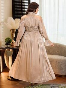 Modelyn 大码女士优雅收腰连衣裙套装 - 杏色 - 查看 2