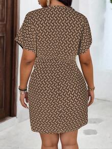 SHEIN Clasi 大码女式几何印花蝙蝠袖系带中长连衣裙 - 黃色 - 查看 2